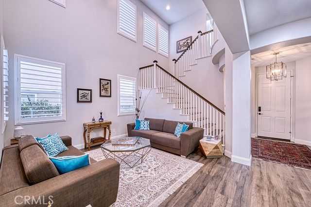 16 Lyra Way, Laguna Hills, CA 92679