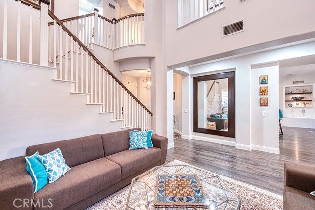 16 Lyra Way, Laguna Hills, CA 92679