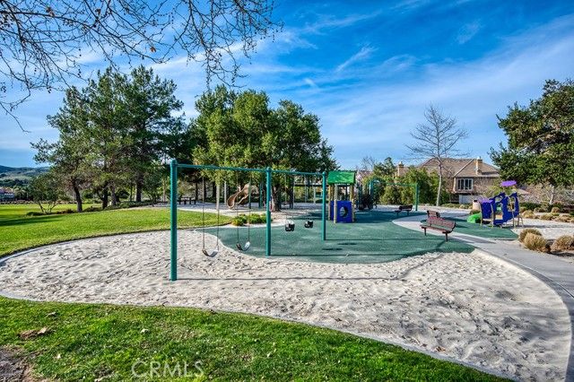 16 Lyra Way, Laguna Hills, CA 92679