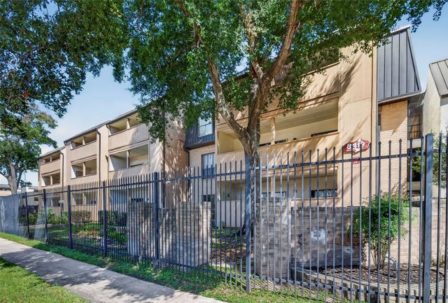 8419 Hearth Drive 3, Houston, TX 77054