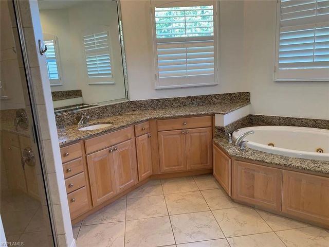 2727 13th ST N, Naples, FL 34103