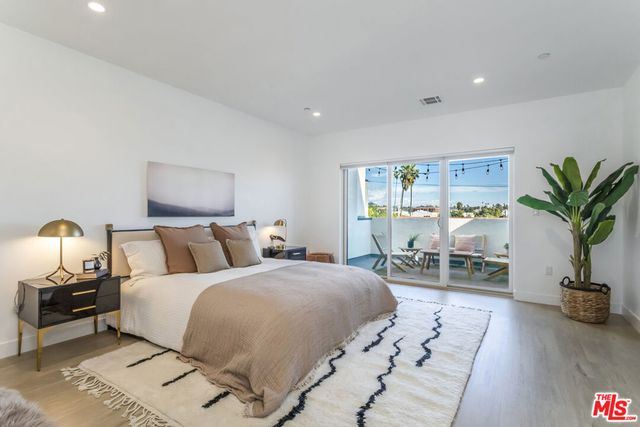 495 N St Andrews Place, Los Angeles, CA 90004