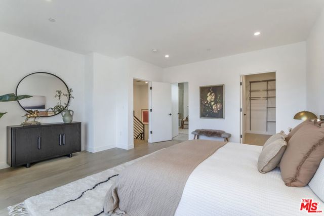 495 N St Andrews Place, Los Angeles, CA 90004