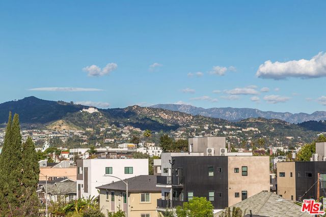 495 N St Andrews Place, Los Angeles, CA 90004