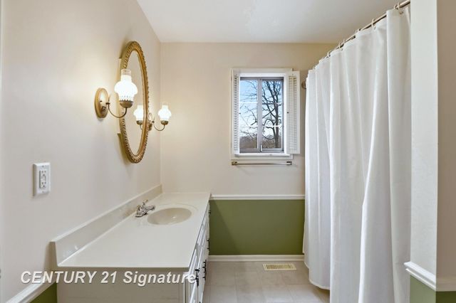 3653 W Christy Way Street, Saginaw Twp, MI 48603