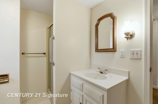 3653 W Christy Way Street, Saginaw Twp, MI 48603