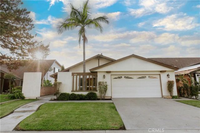 14631 Canterbury, Tustin, CA 92780