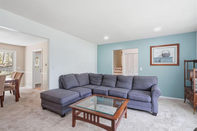 328 Pinetree Drive NE, Granville, OH 43023