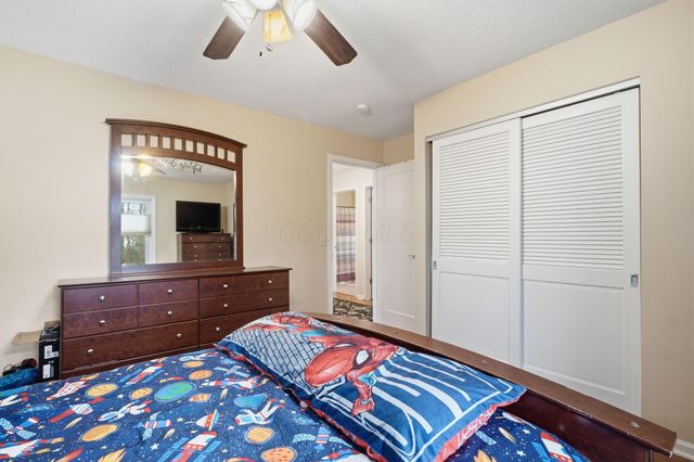328 Pinetree Drive NE, Granville, OH 43023