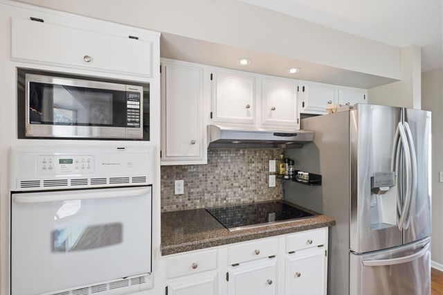 328 Pinetree Drive NE, Granville, OH 43023