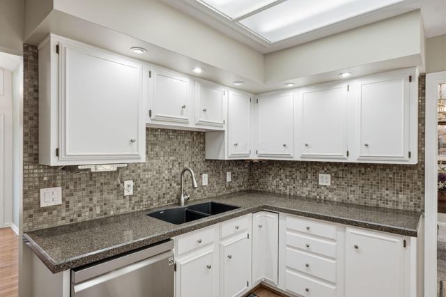 328 Pinetree Drive NE, Granville, OH 43023