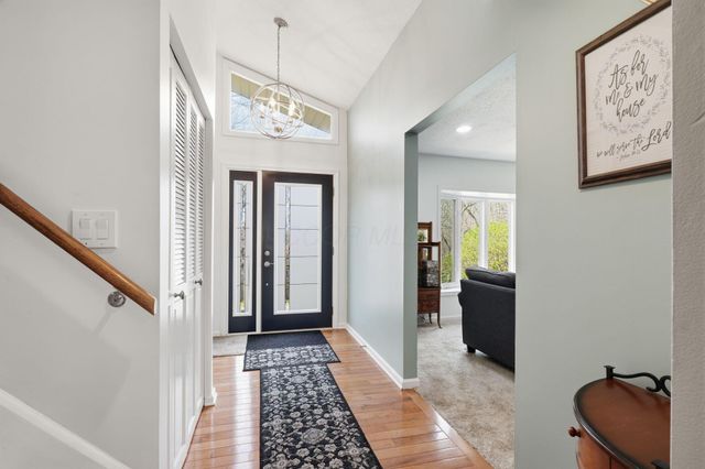 328 Pinetree Drive NE, Granville, OH 43023