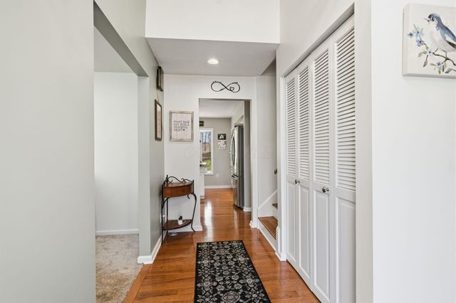 328 Pinetree Drive NE, Granville, OH 43023