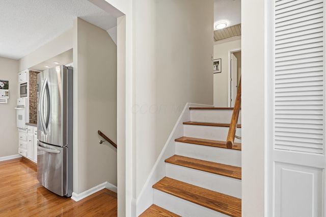 328 Pinetree Drive NE, Granville, OH 43023