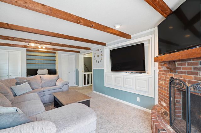 328 Pinetree Drive NE, Granville, OH 43023