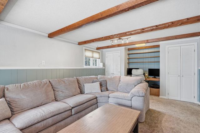 328 Pinetree Drive NE, Granville, OH 43023