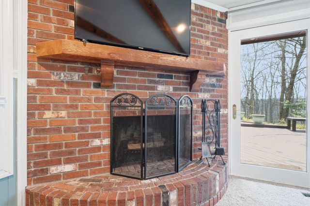 328 Pinetree Drive NE, Granville, OH 43023