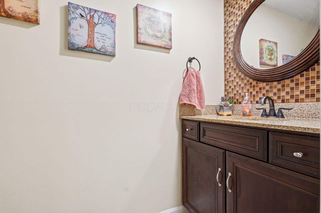 328 Pinetree Drive NE, Granville, OH 43023