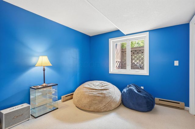 328 Pinetree Drive NE, Granville, OH 43023