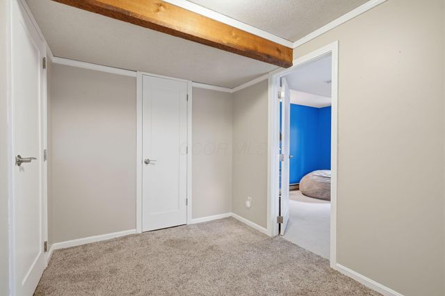328 Pinetree Drive NE, Granville, OH 43023