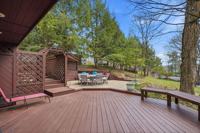 328 Pinetree Drive NE, Granville, OH 43023
