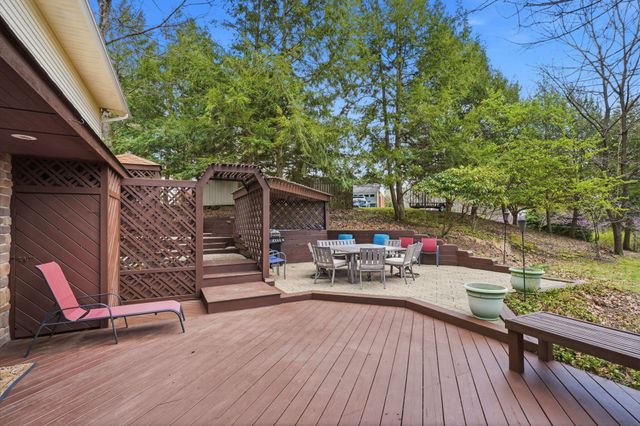 328 Pinetree Drive NE, Granville, OH 43023