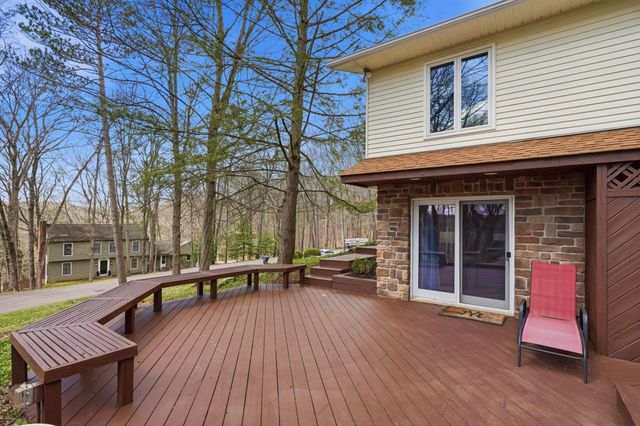 328 Pinetree Drive NE, Granville, OH 43023
