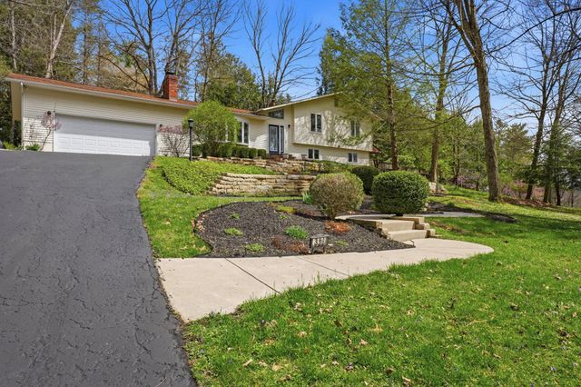 328 Pinetree Drive NE, Granville, OH 43023