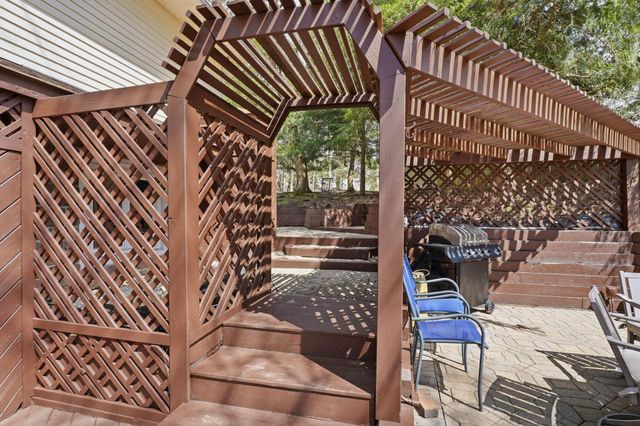 328 Pinetree Drive NE, Granville, OH 43023