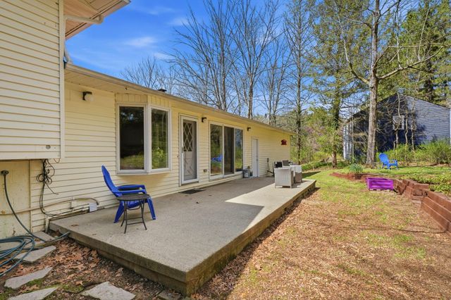 328 Pinetree Drive NE, Granville, OH 43023
