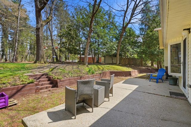 328 Pinetree Drive NE, Granville, OH 43023