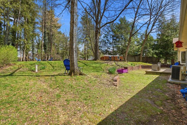 328 Pinetree Drive NE, Granville, OH 43023