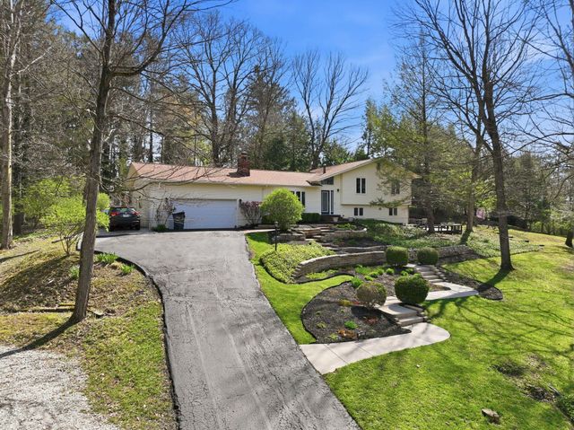 328 Pinetree Drive NE, Granville, OH 43023