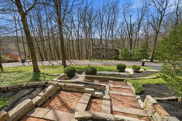 328 Pinetree Drive NE, Granville, OH 43023