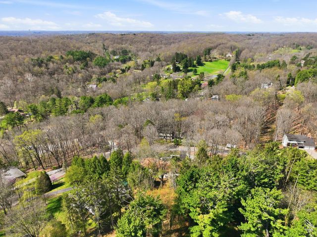 328 Pinetree Drive NE, Granville, OH 43023