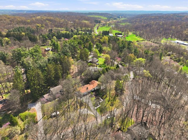 328 Pinetree Drive NE, Granville, OH 43023