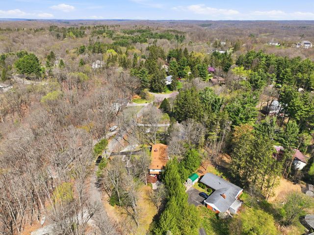 328 Pinetree Drive NE, Granville, OH 43023