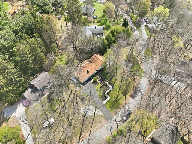 328 Pinetree Drive NE, Granville, OH 43023