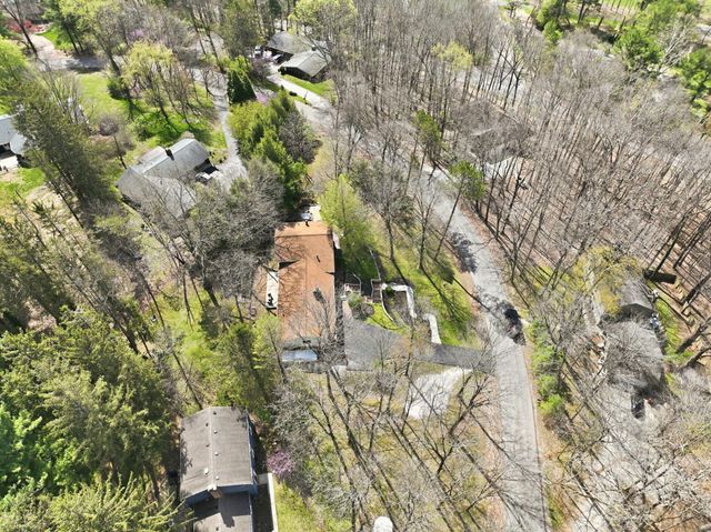 328 Pinetree Drive NE, Granville, OH 43023