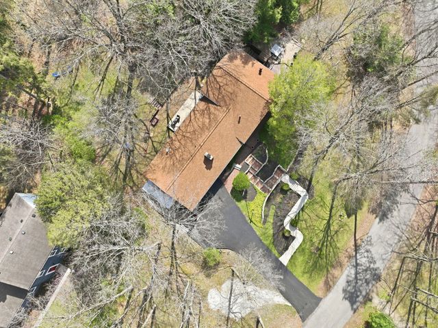 328 Pinetree Drive NE, Granville, OH 43023