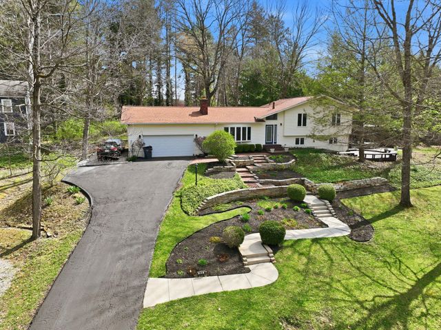 328 Pinetree Drive NE, Granville, OH 43023