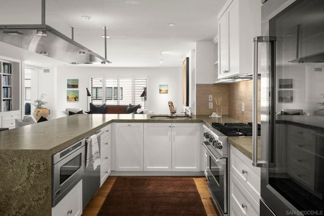 100 Coast Blvd 305, La Jolla, CA 92037