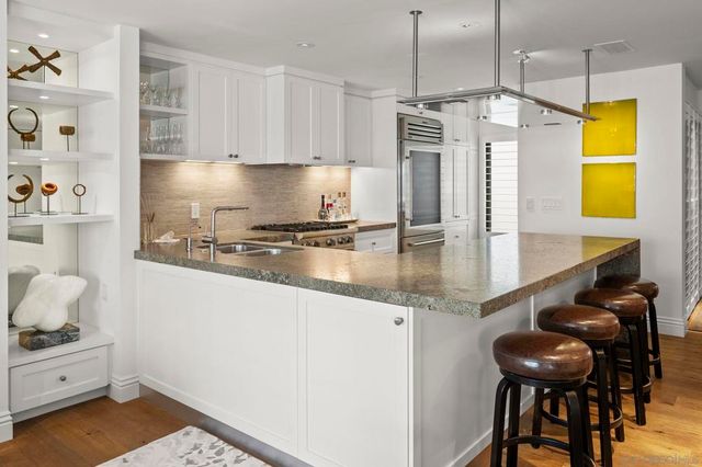 100 Coast Blvd 305, La Jolla, CA 92037