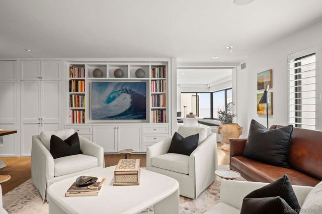 100 Coast Blvd 305, La Jolla, CA 92037