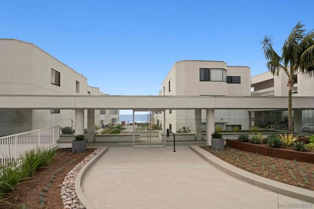 100 Coast Blvd 305, La Jolla, CA 92037