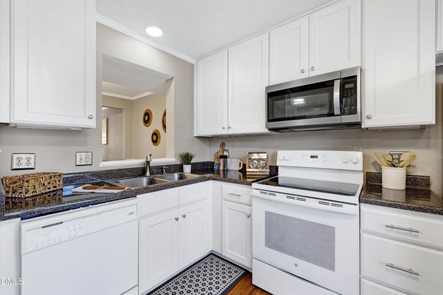 134 Riverwalk Circle, Cary, NC 27511