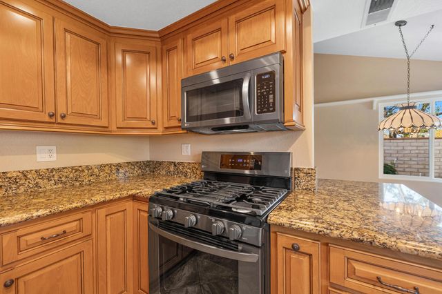 6746 Alderpoint Court, Riverside, CA 92506