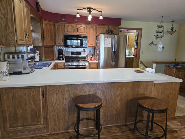 1430 SILVERWOOD LANE, Neenah, WI 54956