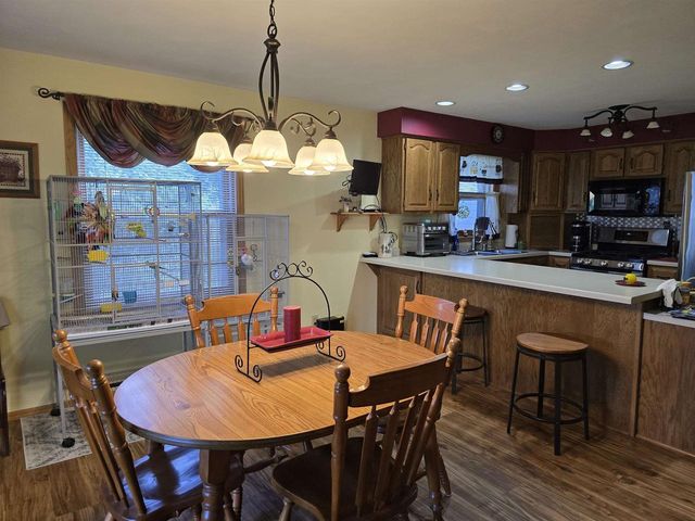 1430 SILVERWOOD LANE, Neenah, WI 54956