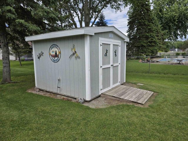 1430 SILVERWOOD LANE, Neenah, WI 54956